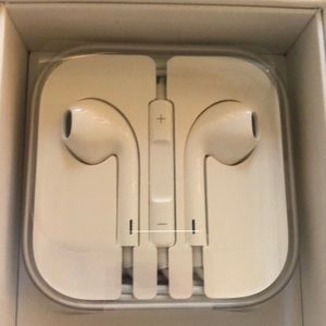 NWOT Apple earbuds